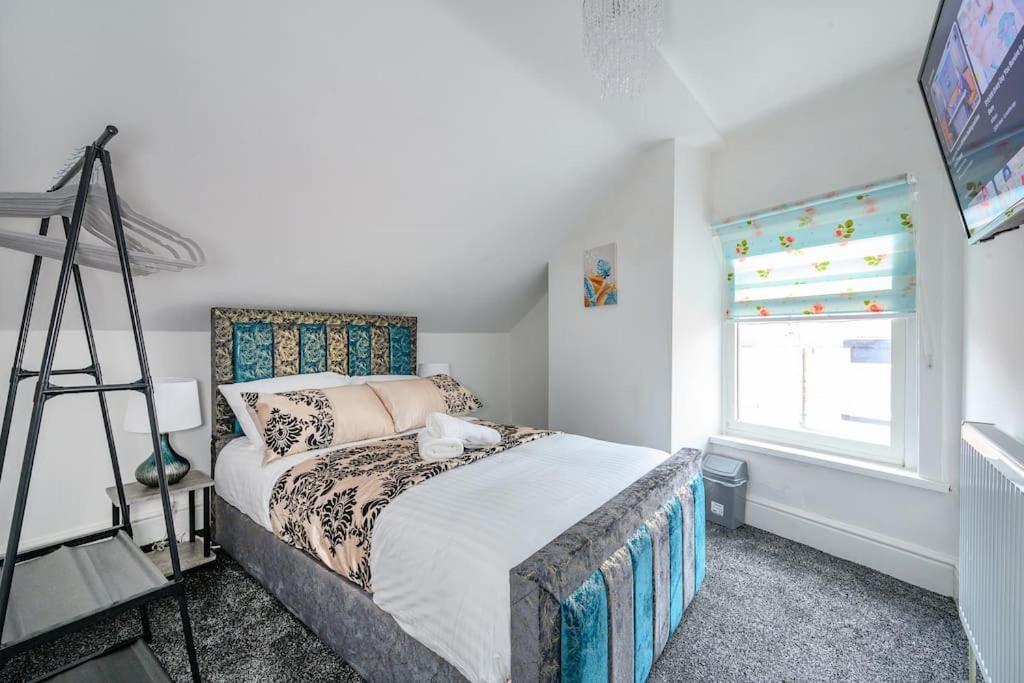 -16Pt- For Your Relaxed & Cosy Stay & Free Parking Лидс Экстерьер фото