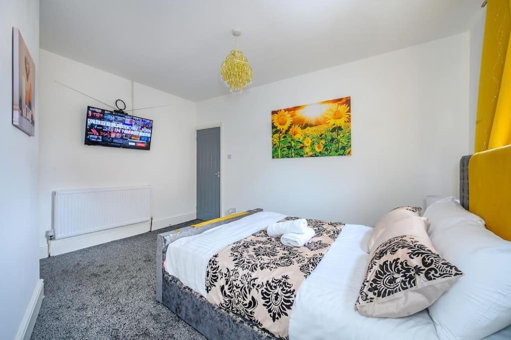 -16Pt- For Your Relaxed & Cosy Stay & Free Parking Лидс Экстерьер фото